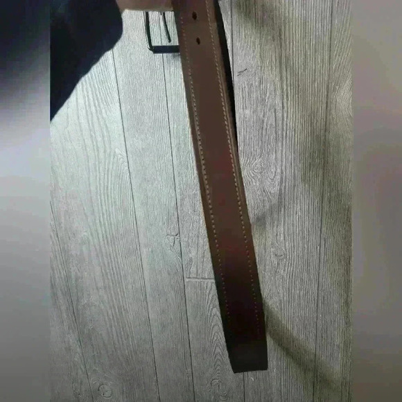 Dickes brownleather belt with gun metal buckle. size 46-48. - Picture 10 of 11